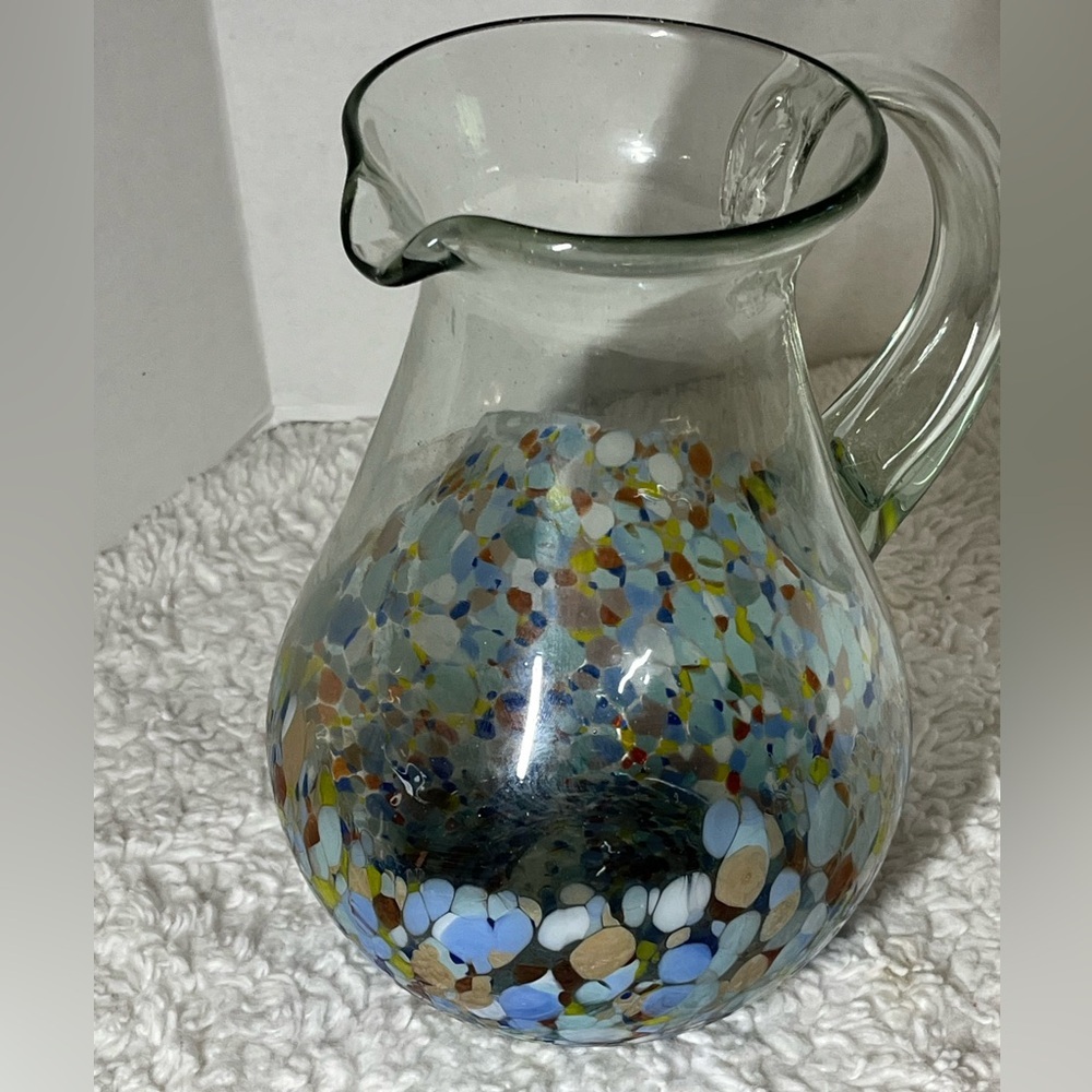 Mexican hand blown glass pitcher. Very Beautiful piece. 64oz - Picture 3 of 14